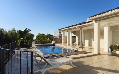 Fantastische villa met verwarmd zwembad, ruime terrassen en een prachtig uitzicht.